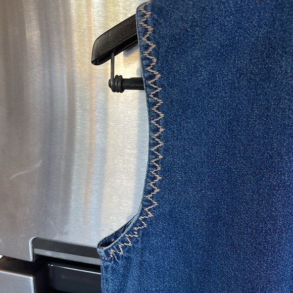 Dress Barn women’s S Animal Print Embroidered and material overlay Demin Vest - Picture 10 of 13